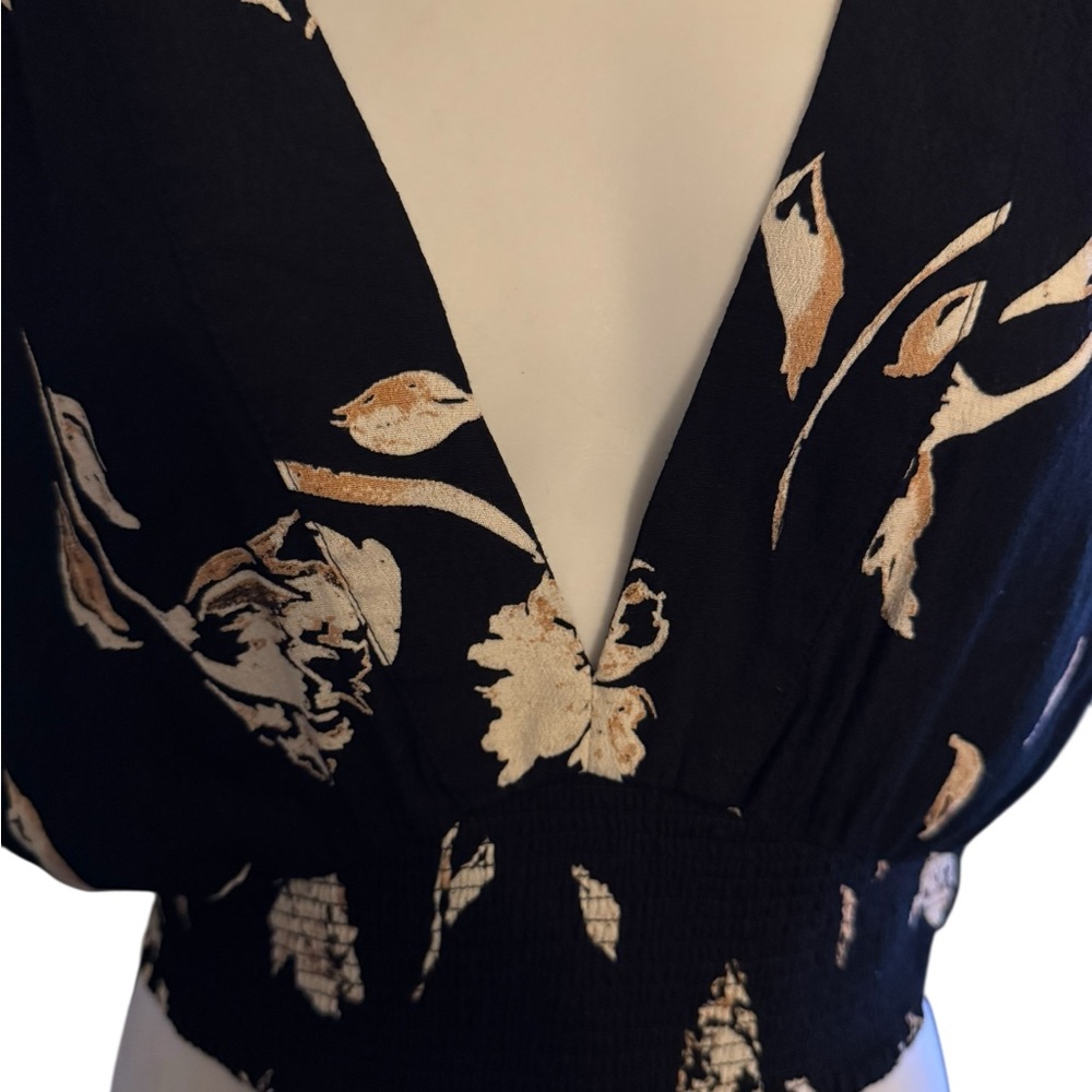 Free People Black and Cream Flutter Sleeve Crop Blouse - Picture 4 of 9